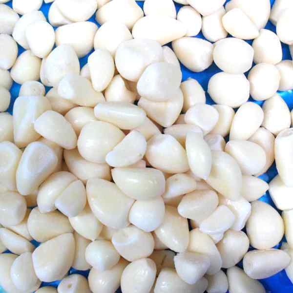 FRESH  PEELED GARLIC CLOVES BAG 1x1kg